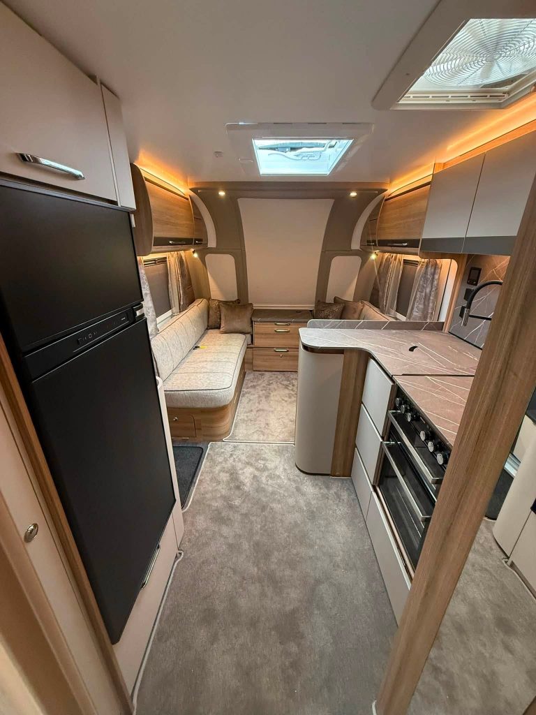 BAILEY ALICANTO DELUXE PORTO - 4 BERTH CARAVAN