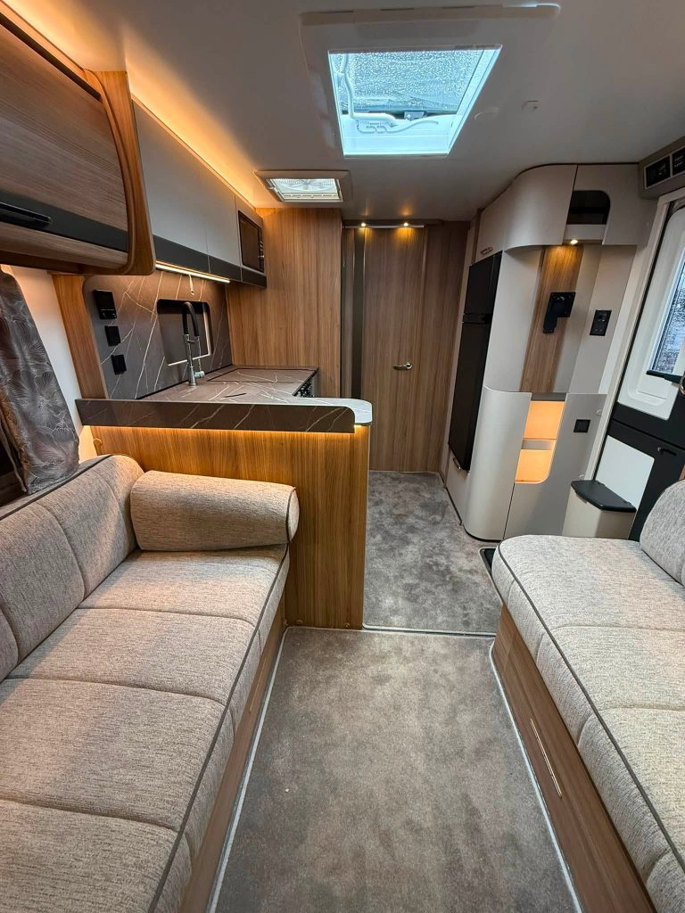 BAILEY ALICANTO DELUXE PORTO - 4 BERTH CARAVAN