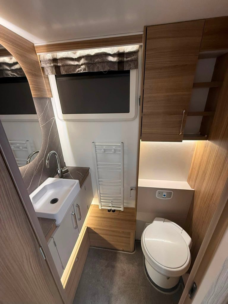 BAILEY ALICANTO DELUXE PORTO - 4 BERTH CARAVAN